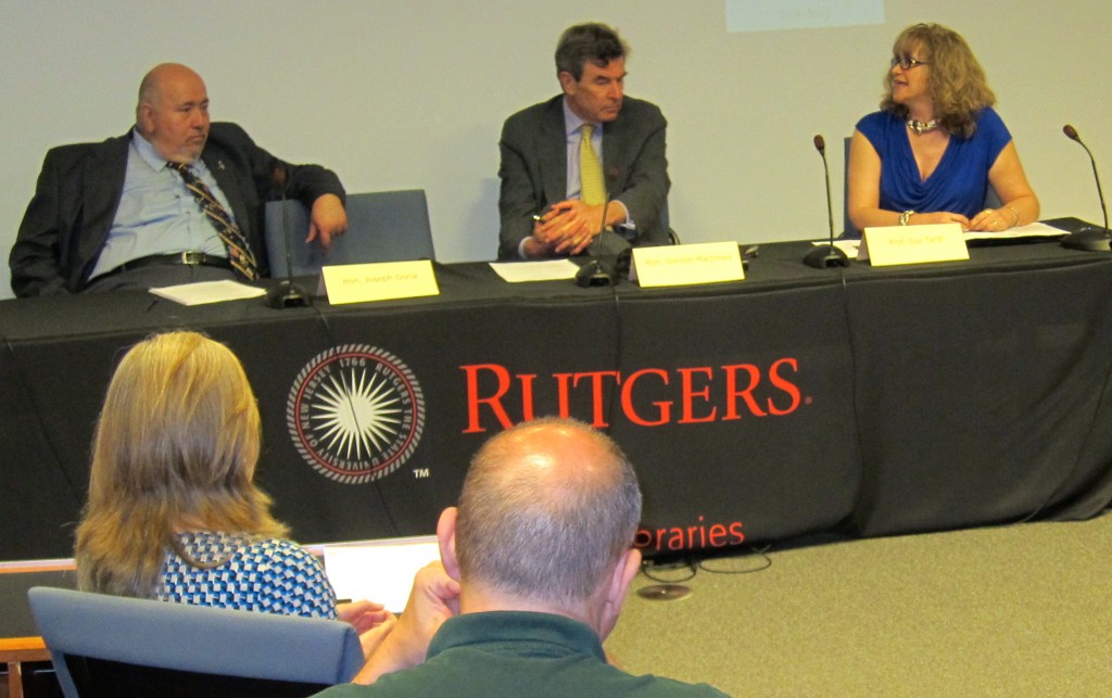 Panel discussion: Funding Institutions Based on Graduation Rates