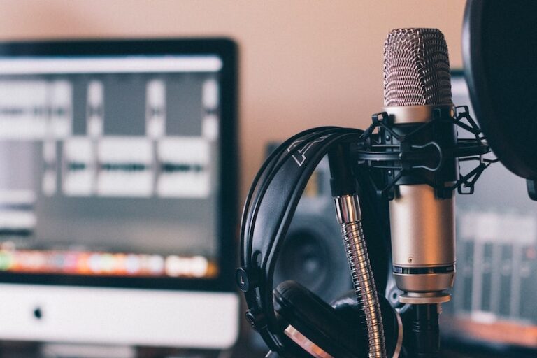 Developing students’ academic skills with podcasts
